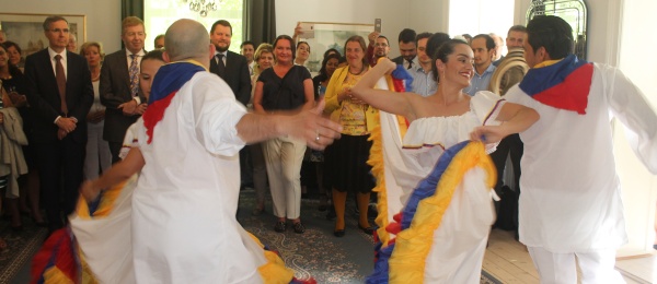 Embajada en Oslo, Noruega celebró el 20 de Julio con una muestra del folclor colombiano