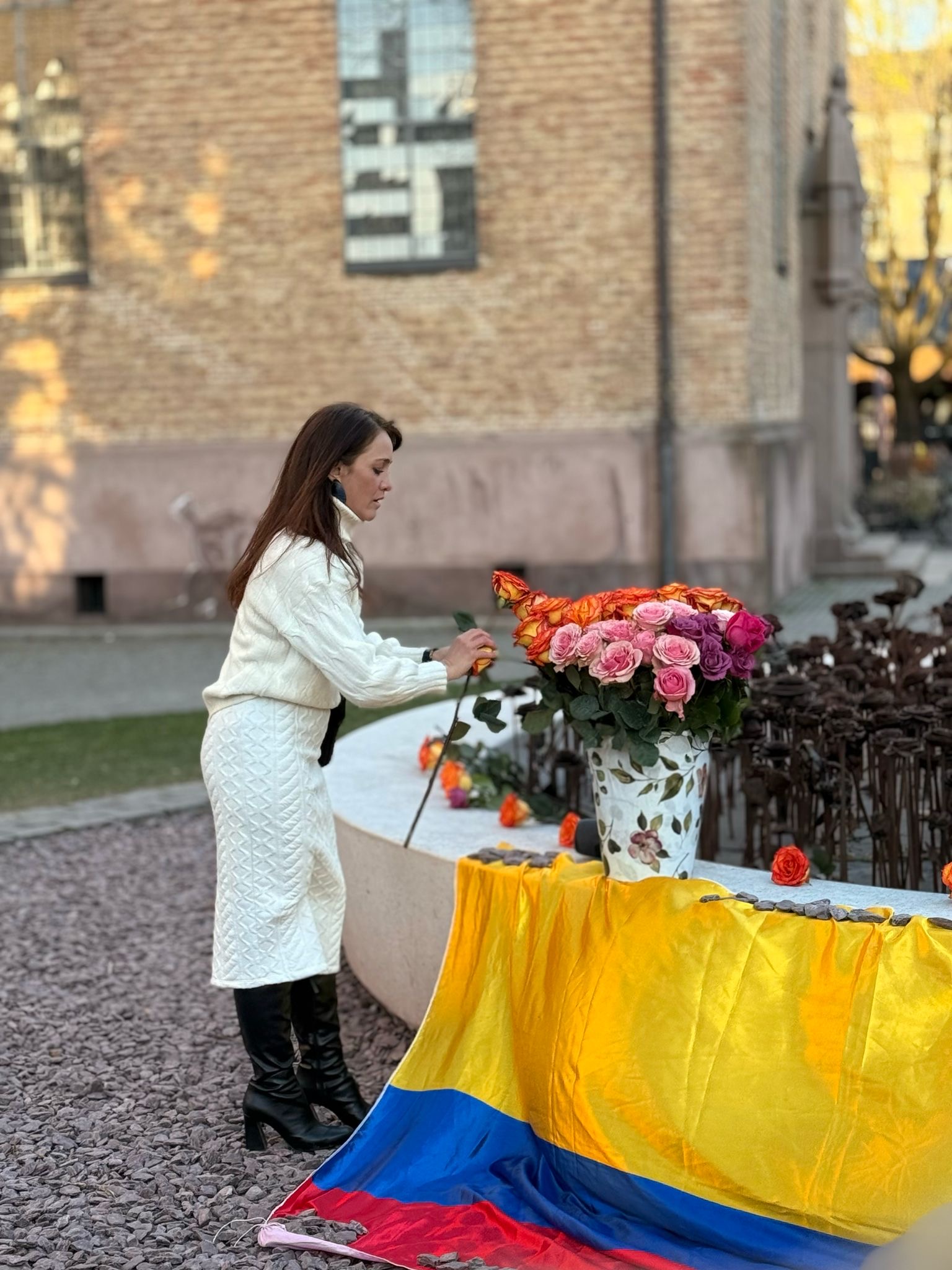 La Embajada de Colombia en Noruega y Museo Memorial del 22 de julio de 2011 de Noruega conmemoraron el Día Nacional de la Memoria y Solidaridad con las Víctimas del Conflicto Armado Colombiano