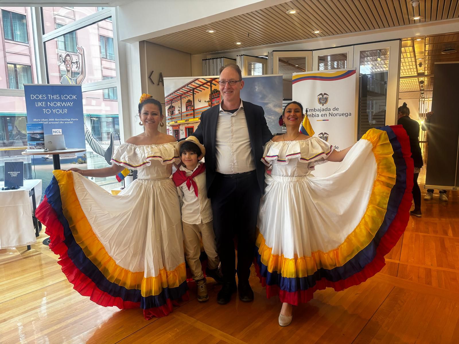 Embajada de Colombia en Noruega destaca exitoso balance en la feria de turismo Cruisemessen 2026