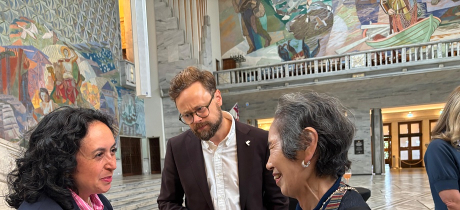 Colombia honra a Hiroshima encuentro con Masako Wada, símbolo mundial del desarme nuclear y Premio Nobel de Paz