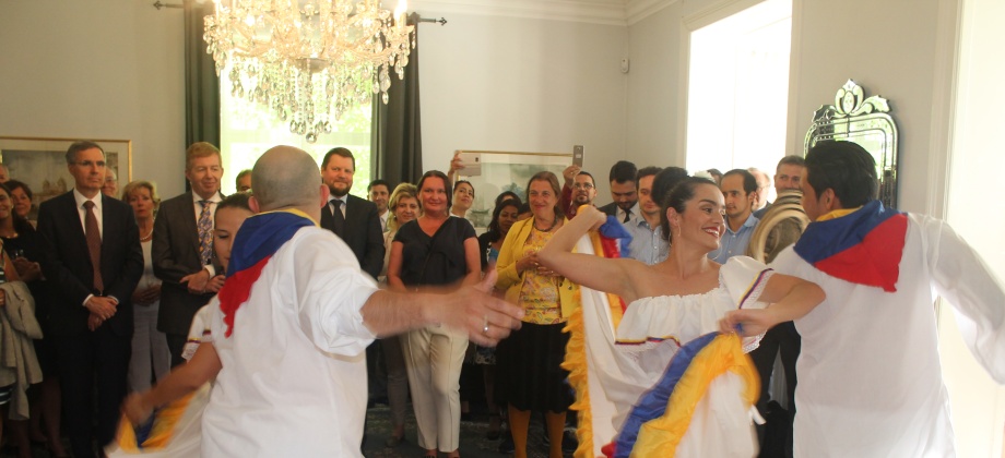 Embajada en Oslo, Noruega celebró el 20 de Julio con una muestra del folclor colombiano